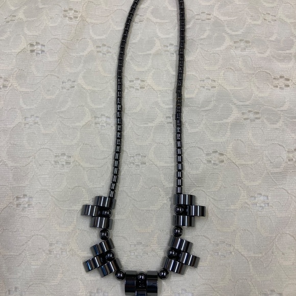 Vintage Art Deco Design Hematite Necklace - Picture 3 of 5